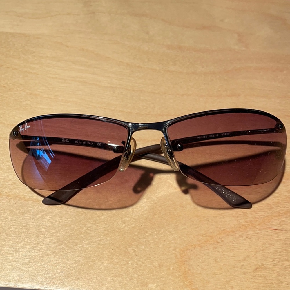 Ray Ban Women’s sunglasses 🕶